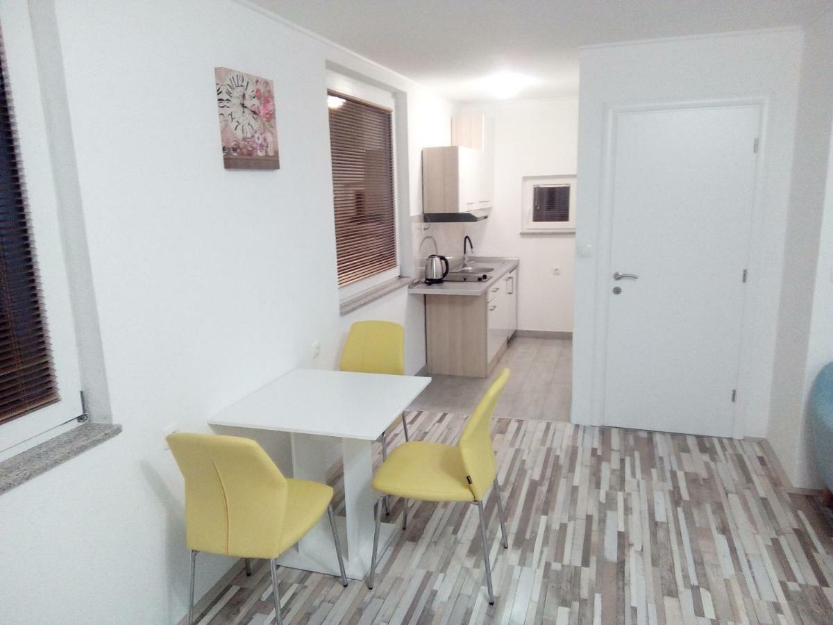 Studio Apartman Matkovic อิโมตสกี ภายนอก รูปภาพ