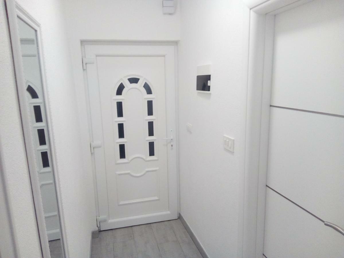 Studio Apartman Matkovic อิโมตสกี ภายนอก รูปภาพ