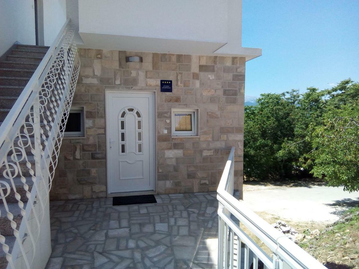 Studio Apartman Matkovic อิโมตสกี ภายนอก รูปภาพ